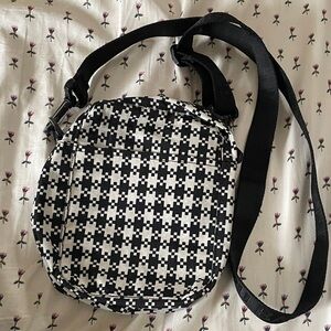 BAGGU Black and white gingham sport crossbody